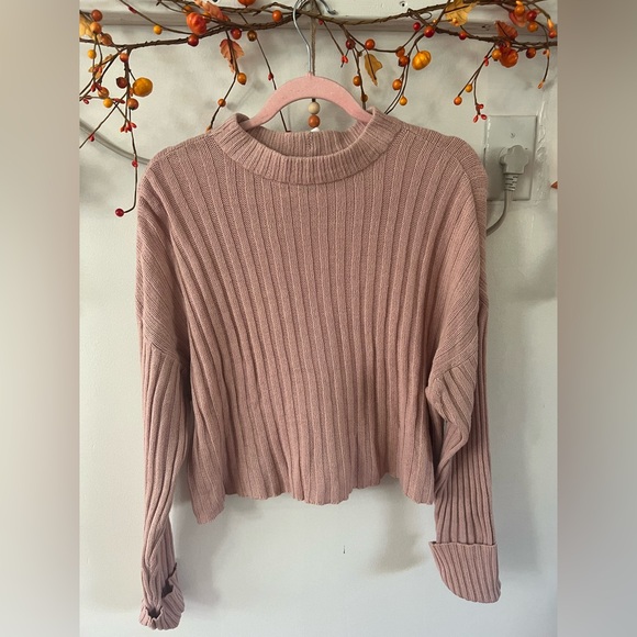 American Eagle Outfitters Soft Pink Knit Sweater - Picture 9 of 10